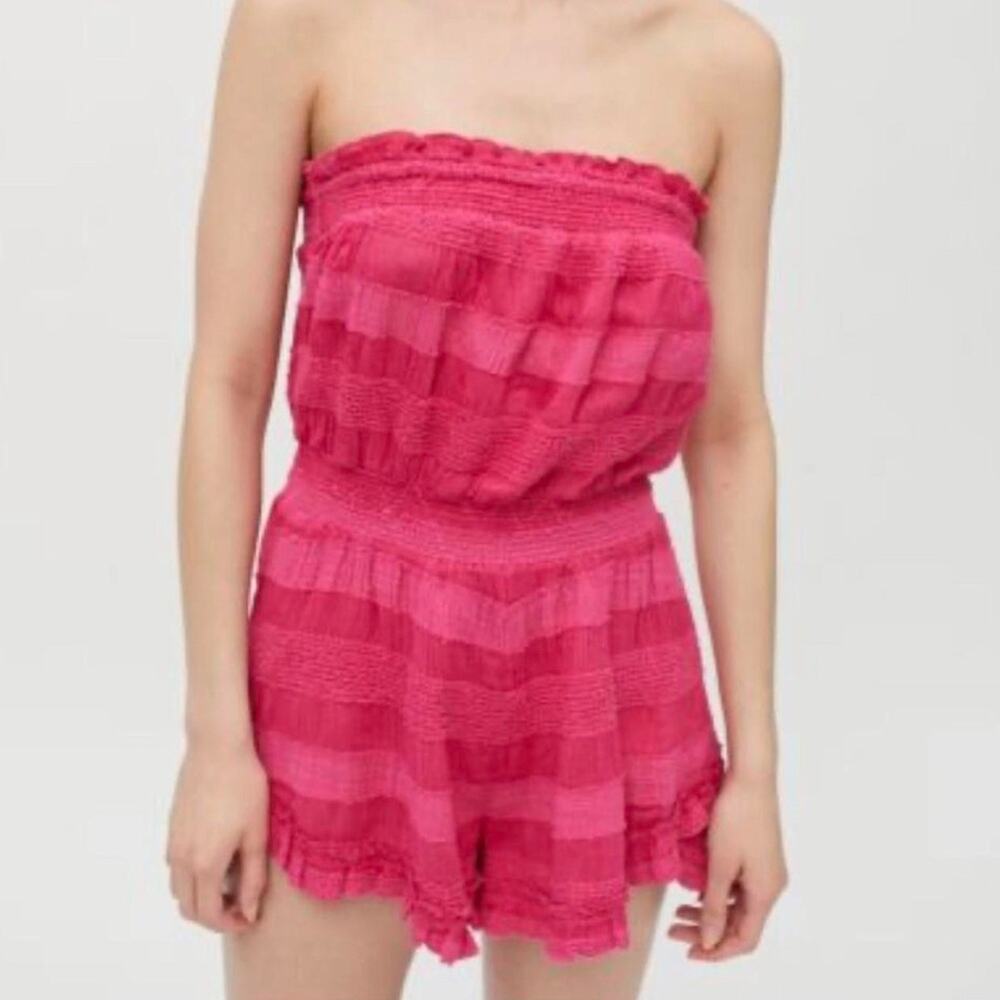 UEC URBAN OUTFITTERS SKYLER Pink Strapless Ruffled Romper SZ M